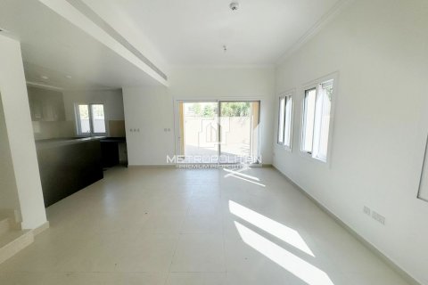 Villa in Bella Casa, Serena, Dubai 3 bedrooms, 273 sq.m. № 15555 - photo 1
