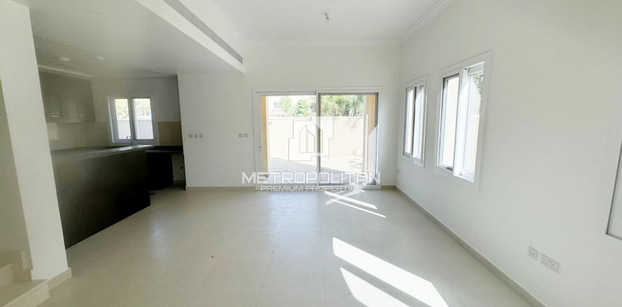 Villa in Bella Casa, Serena, Dubai 3 bedrooms, 273 sq.m. № 15555