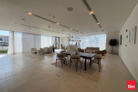 Villa à Dubai, 3 chambres, 137.8 m², № 49294 - photo 1