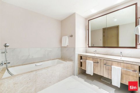 Apartment in Dubai 2 bedrooms, 102.4 sq.m. № 49283 - photo 16
