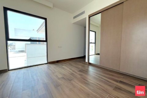 Villa in Al Furjan, Dubai 4 bedrooms, 618.1 sq.m. № 49293 - photo 4