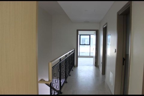 Townhouse in Dubai 4 bedrooms, 144 sq.m. № 76963 - photo 1