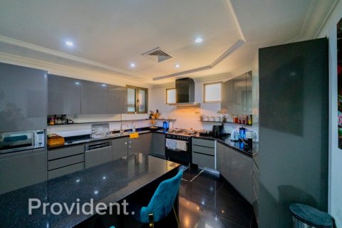 Villa en Palm Jumeirah, Dubai, 4 dormitorios, № 1455 - foto 16