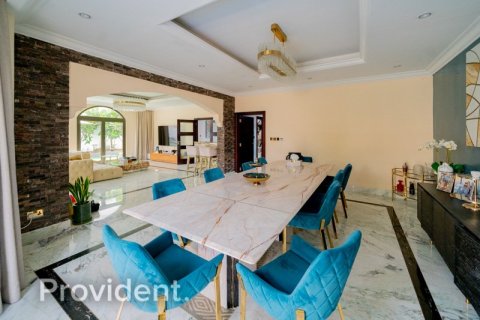 Villa en Palm Jumeirah, Dubai, 4 dormitorios, № 1455 - foto 6