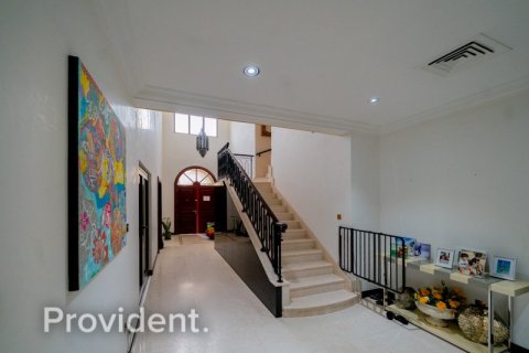 Villa en Palm Jumeirah, Dubai, 4 dormitorios, № 1455 - foto 2