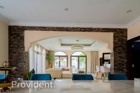 Villa en Palm Jumeirah, Dubai, 4 dormitorios, № 1455 - foto 3