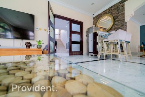 Villa en Palm Jumeirah, Dubai, 4 dormitorios, № 1455 - foto 4