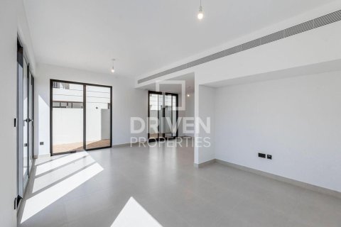 Villa in Aura, Tilal Al Ghaf, Dubai 4 bedrooms, 220.27 sq.m. № 128362
