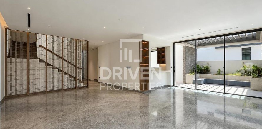 Villa in Tilal Al Ghaf, Dubai 5 bedrooms, 473.25 sq.m. № 128371