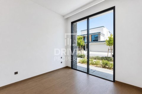 Villa in Tilal Al Ghaf, Dubai 5 bedrooms, 473.25 sq.m. № 128371 - photo 5