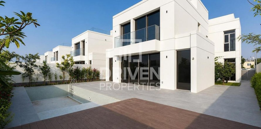 Villa in Jumeirah Park, Dubai 5 bedrooms, 560.95 sq.m. № 143045