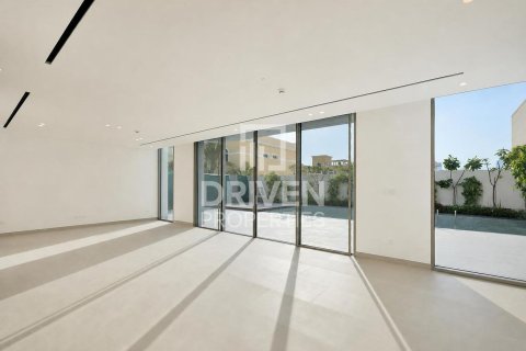 Villa in Jumeirah Park, Dubai 5 bedrooms, 560.95 sq.m. № 143045 - photo 9