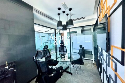 Снять в аренду офис в Джумейра Лейк Тауэрс, Дубай: 100м², № 111538 - фото 5