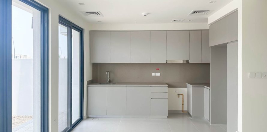 Villa in Dubai South (Dubai World Central), Dubai 3 bedrooms, 177 sq.m. № 111539