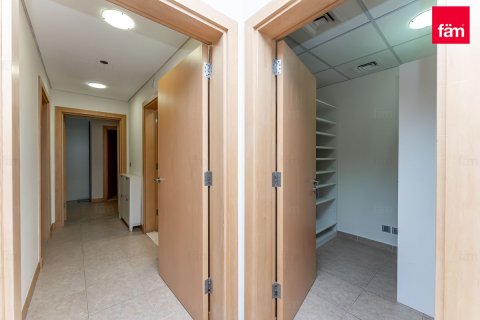 Снять в аренду квартиру в Пальме Джумейре, Дубай: 2 спальни, 148м², № 112825 - фото 11