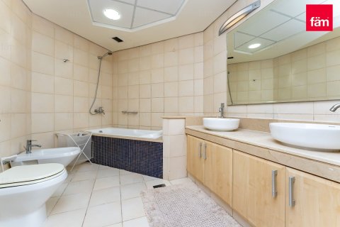 Снять в аренду квартиру в Пальме Джумейре, Дубай: 2 спальни, 148м², № 112825 - фото 17