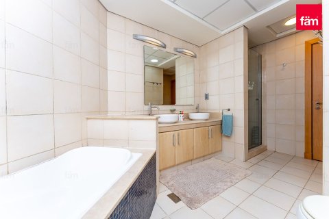 Снять в аренду квартиру в Пальме Джумейре, Дубай: 2 спальни, 148м², № 112825 - фото 15