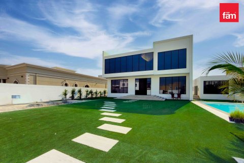 Villa in Al Barsha, Dubai 5 bedrooms, 891.9 sq.m. № 86005 - photo 5