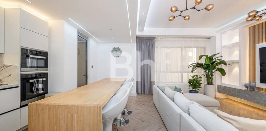 Apartment in Jumeirah Beach Residence, Dubai 2 bedrooms, 119 sq.m. № 57247