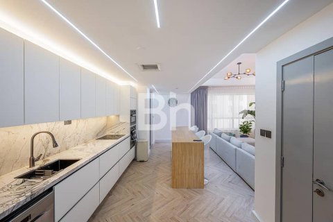 Apartment in Jumeirah Beach Residence, Dubai 2 bedrooms, 119 sq.m. № 57247 - photo 16