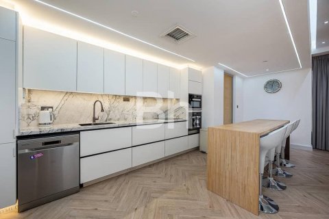 Apartment in Jumeirah Beach Residence, Dubai 2 bedrooms, 119 sq.m. № 57247 - photo 14