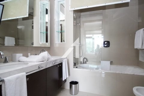 Снять в аренду квартиру в The Address Residence Fountain Views, Даунтаун Дубай (Даунтаун Бурдж Дубай), Дубай: 1 спальня, 79.2м², № 77131 - фото 13