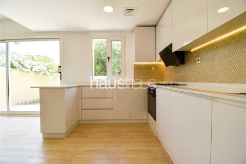 Villa in The Springs, Dubai 2 bedrooms, 153 sq.m. № 43223 - photo 7