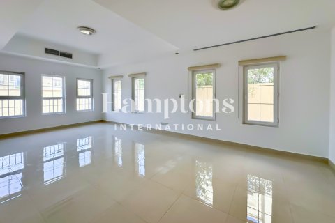 Villa en Dubai Science Park, Dubai, 5 dormitorios, 792.18388100 m², № 94520 - foto 26