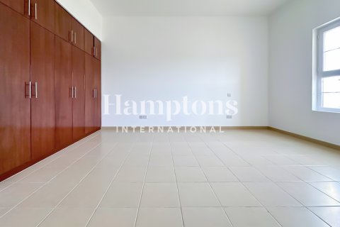 Villa en Dubai Science Park, Dubai, 5 dormitorios, 792.18388100 m², № 94520 - foto 2