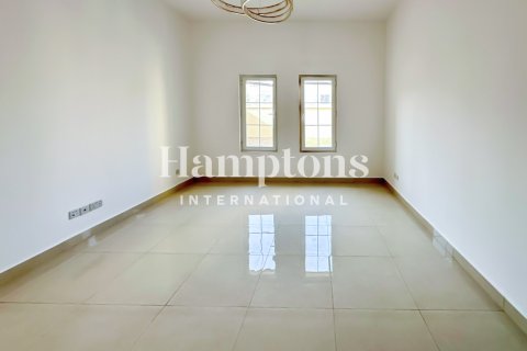 Villa en Dubai Science Park, Dubai, 5 dormitorios, 792.18388100 m², № 94520 - foto 10