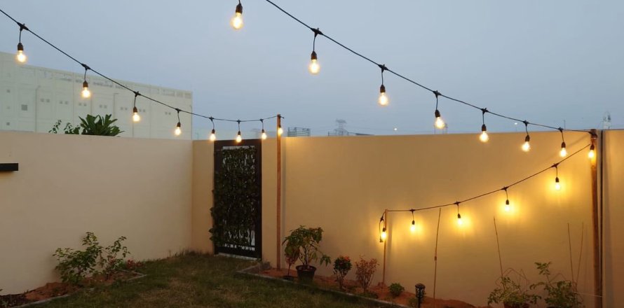Maison de ville à Dubai, 2 chambres, 161.7 m², № 110900