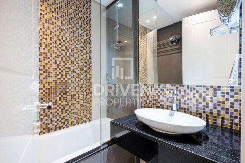 Apartment in Downtown Dubai (Downtown Burj Dubai), Dubai 3 bedrooms, 160.44 sq.m. № 135885 - photo 17