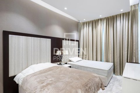 Apartment in Downtown Dubai (Downtown Burj Dubai), Dubai 3 bedrooms, 160.44 sq.m. № 135885 - photo 12
