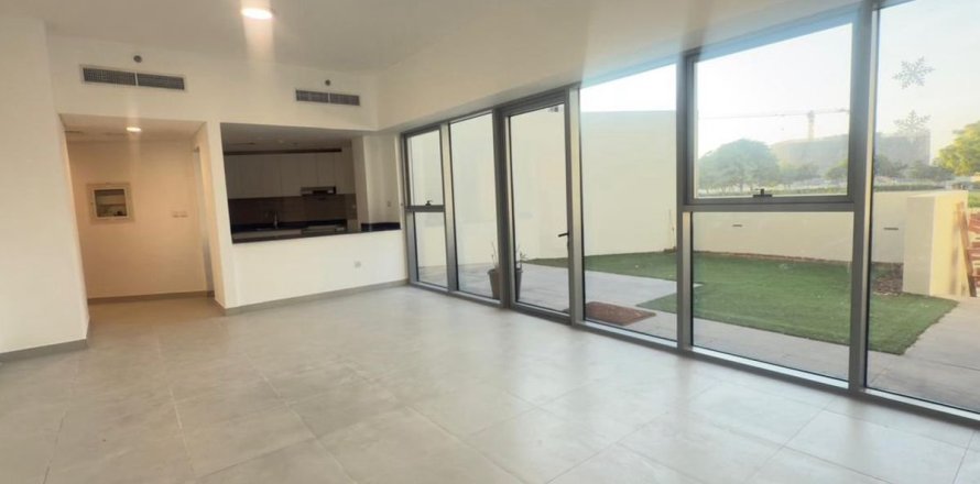 Apartment in Dubai 3 bedrooms, 245 sq.m. № 70511