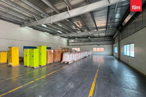 Warehouse in Al Quoz, Dubai 204.4 sq.m. № 94722 - photo 3