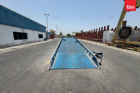 Warehouse in Al Quoz, Dubai 204.4 sq.m. № 94722 - photo 10