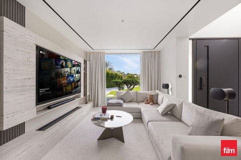 Villa in Jumeirah Islands, Dubai 4 bedrooms, 957.8 sq.m. № 94713 - photo 3