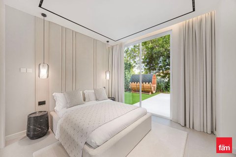 Villa in Jumeirah Islands, Dubai 4 bedrooms, 957.8 sq.m. № 94713 - photo 13