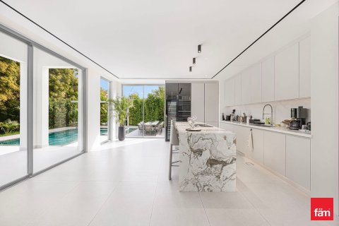 Villa in Jumeirah Islands, Dubai 4 bedrooms, 957.8 sq.m. № 94713 - photo 10