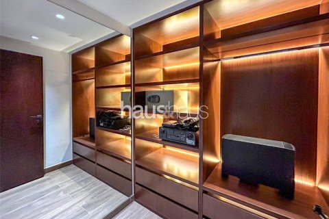 Apartment in The Lofts, Downtown Dubai (Downtown Burj Dubai), Dubai 2 bedrooms, 184 sq.m. № 44691 - photo 15