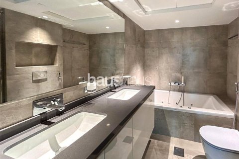 Apartment in The Lofts, Downtown Dubai (Downtown Burj Dubai), Dubai 2 bedrooms, 184 sq.m. № 44691 - photo 11