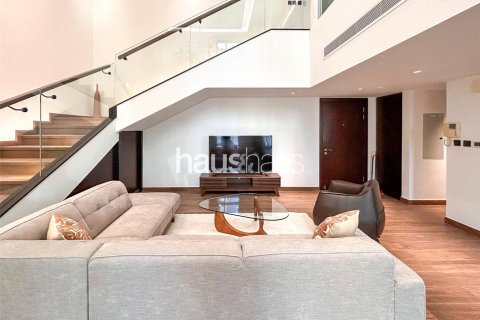 Apartment in The Lofts, Downtown Dubai (Downtown Burj Dubai), Dubai 2 bedrooms, 184 sq.m. № 44691 - photo 5