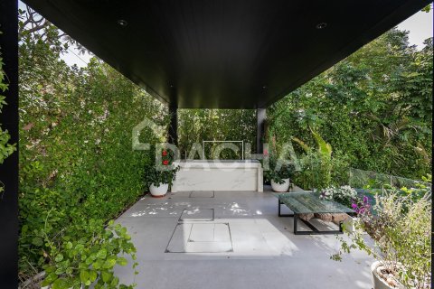 Villa in Jumeirah Islands, Dubai 5 bedrooms, 557 sq.m. № 104715 - photo 26