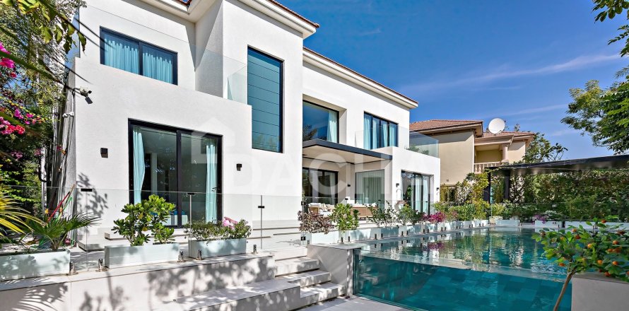 Villa in Jumeirah Islands, Dubai 5 bedrooms, 557 sq.m. № 104715