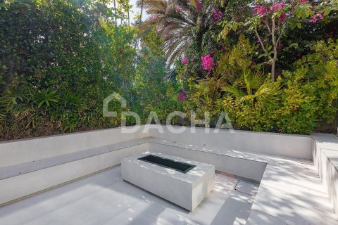 Villa in Jumeirah Islands, Dubai 5 bedrooms, 557 sq.m. № 104715 - photo 25