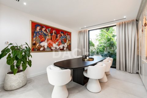 Villa in Jumeirah Islands, Dubai 5 bedrooms, 557 sq.m. № 104715 - photo 6