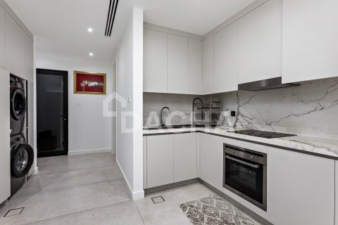 Villa in Jumeirah Islands, Dubai 5 bedrooms, 557 sq.m. № 104715 - photo 9