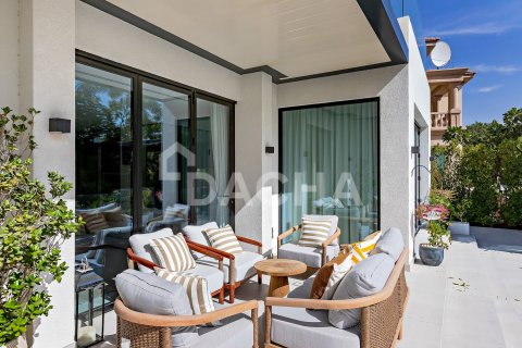 Villa in Jumeirah Islands, Dubai 5 bedrooms, 557 sq.m. № 104715 - photo 24