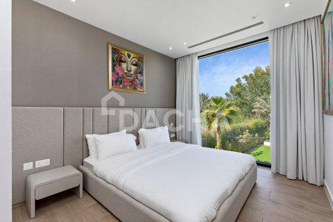 Villa in Jumeirah Islands, Dubai 5 bedrooms, 557 sq.m. № 104715 - photo 16