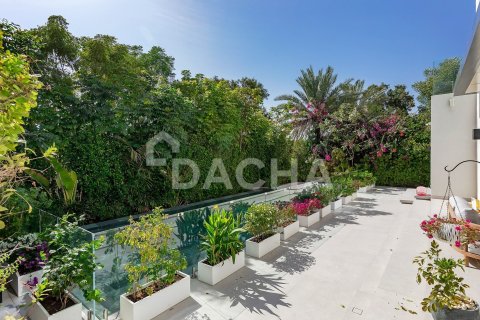 Villa in Jumeirah Islands, Dubai 5 bedrooms, 557 sq.m. № 104715 - photo 28